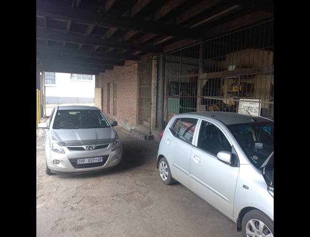 270M² WAREHOUSE TO LET IN CITY WEST